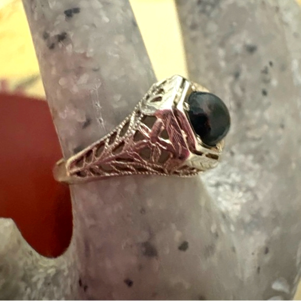 18K White Gold Antique Ring